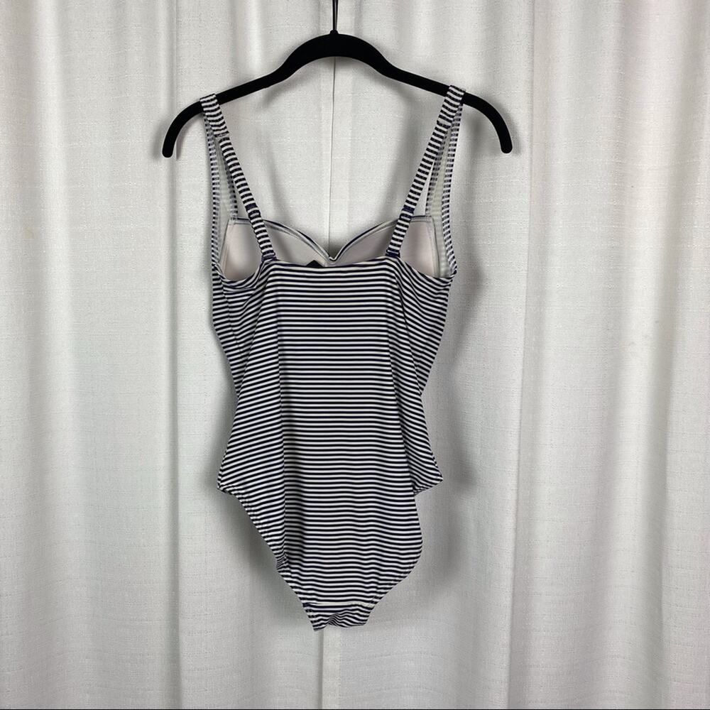NipTuck Swim Blue&White Sorrento Stripe Joanne One Piece Swimsuit Sz.6 - Picture 11 of 16